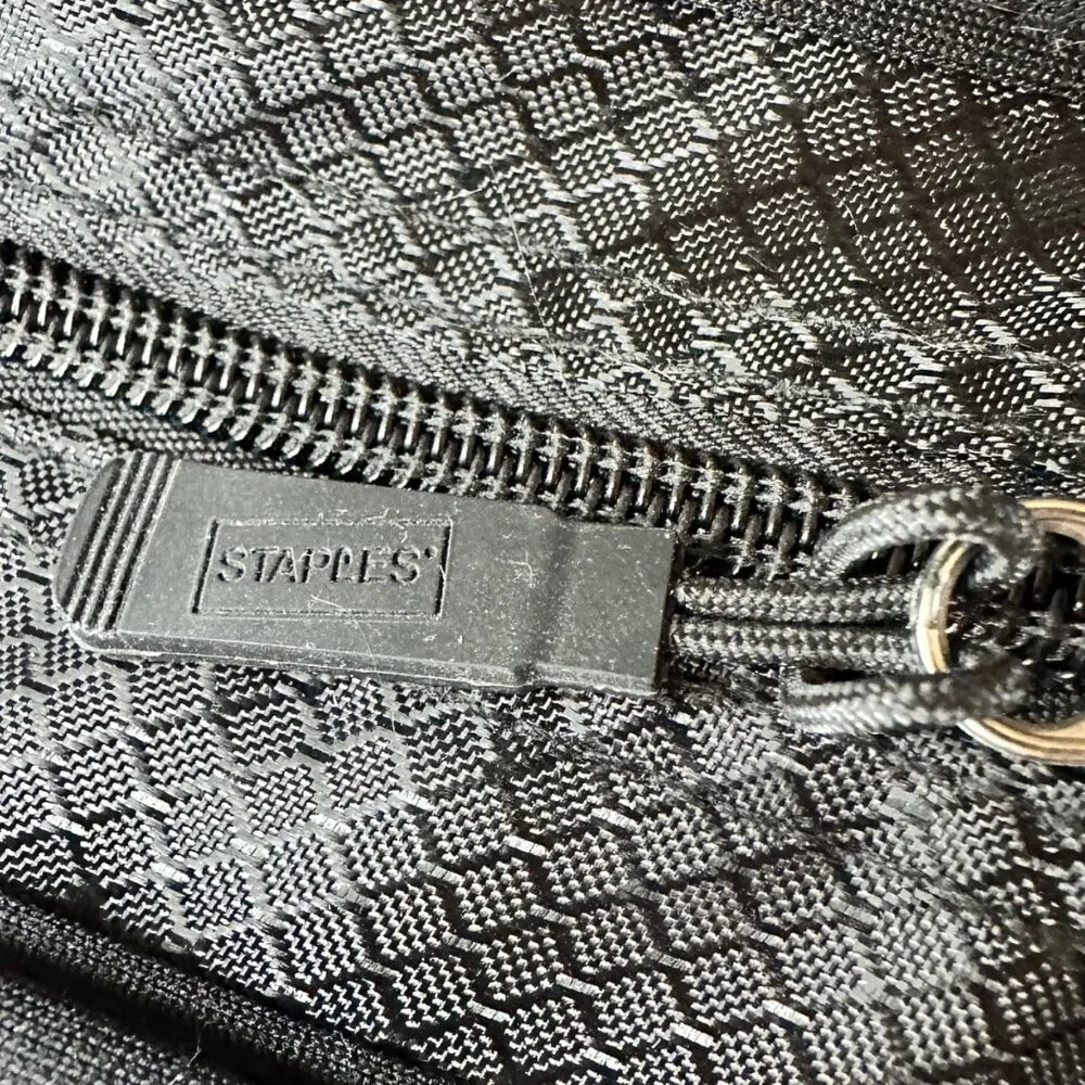 Black Staples 3-Ring D-Ring Zipper Binder Pockets Adjustable Strap